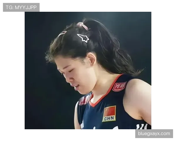 李盈莹训练完直接拎爱马仕去吃米其林，这日子谁懂啊